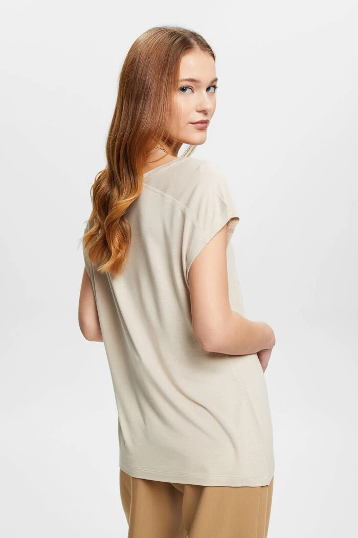 ESPRIT T-Shirt Mit Print Vorne, LENZING™ ECOVERO™ 4 ESPRIT T-Shirt Mit Print Vorne, LENZING™ ECOVERO™ – Bild 4