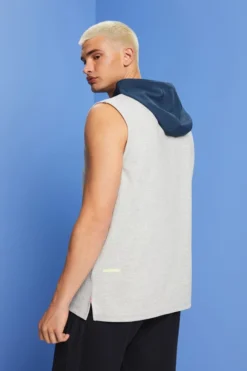 ESPRIT Ärmelloser Sporthoodie 11 ESPRIT Ärmelloser Sporthoodie -Esprit Geschäft 043EI2J302 041 11