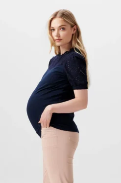 ESPRIT Baumwoll-T-Shirt Mit Details Aus Lochspitze -Esprit Geschäft 3820021 485 12