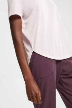 ESPRIT Active T-Shirt, LENZING™ ECOVERO™ 11 ESPRIT Active T-Shirt, LENZING™ ECOVERO™ -Esprit Geschäft 992EI1K301 690 18