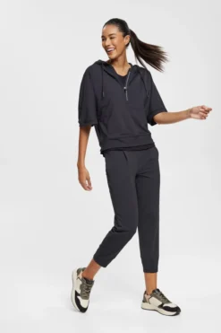 ESPRIT Active-T-Shirt Mit V-Ausschnitt Und E-DRY -Esprit Geschäft 992EI1K314 001 15